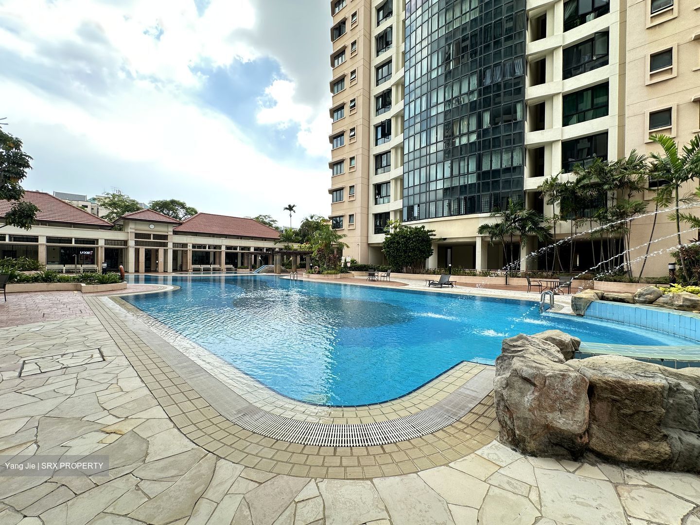 Simsville (D14), Condominium #500095761